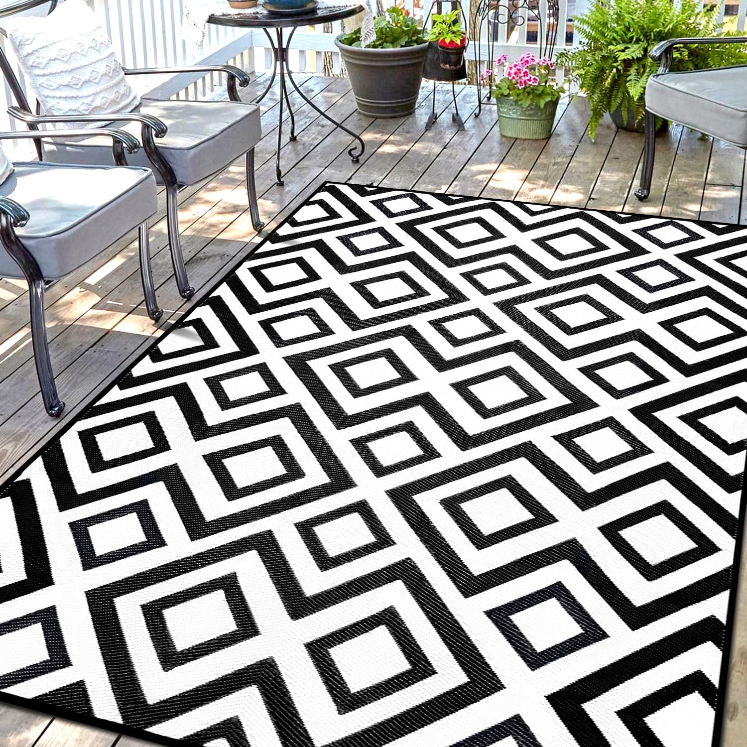 8x10ft Waterproof Outdoor Rug with LED Lights, Foldable Reversible Plastic Straw Mat for Patio RV Camping Picnic Balcony Beach Deck Indoor Outdoor Carpet, Black&White