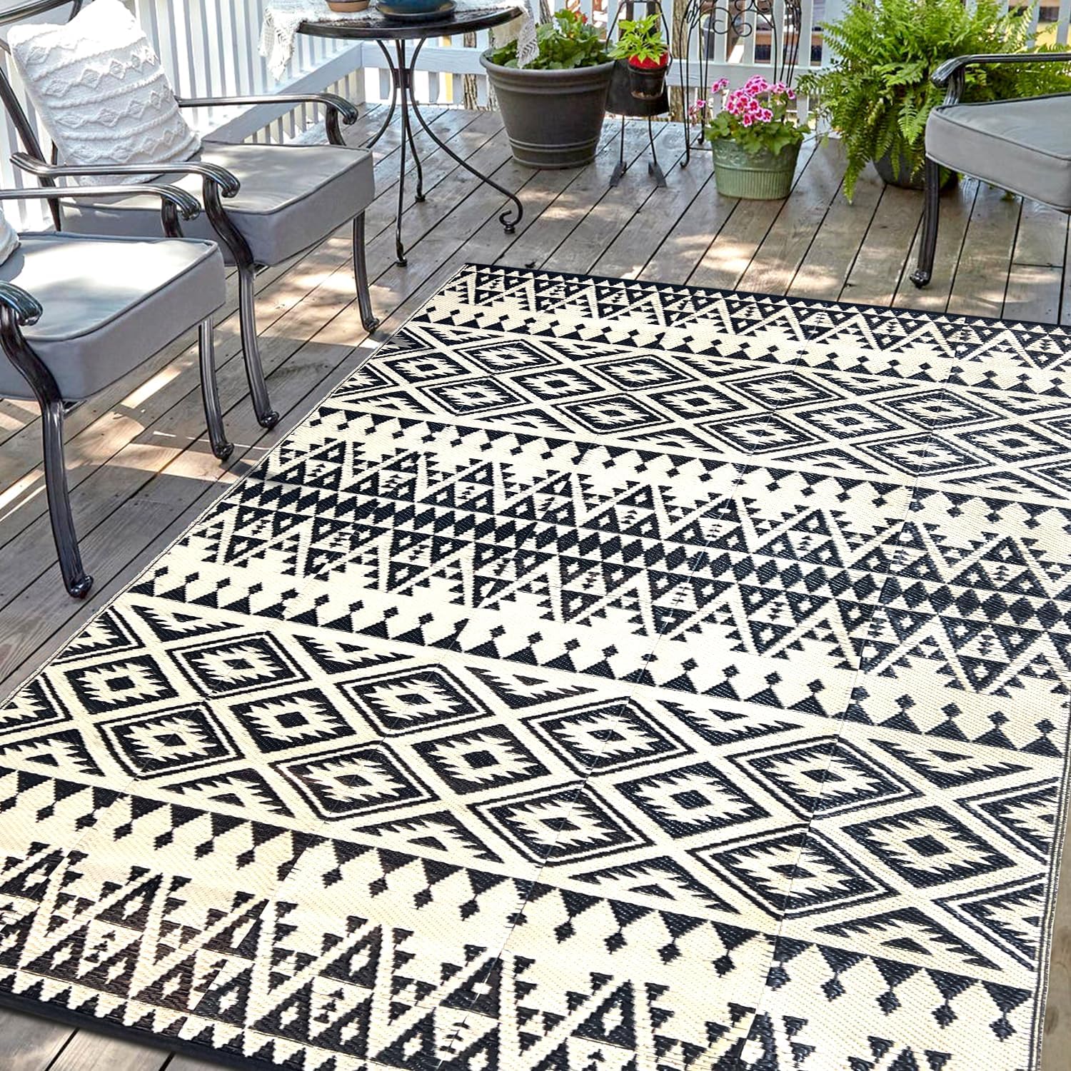 8x10ft Waterproof Outdoor Rug with LED Lights, Foldable Reversible Plastic Straw Mat for Patio RV Camping Picnic Balcony Beach Deck Indoor Outdoor Carpet, Black&White